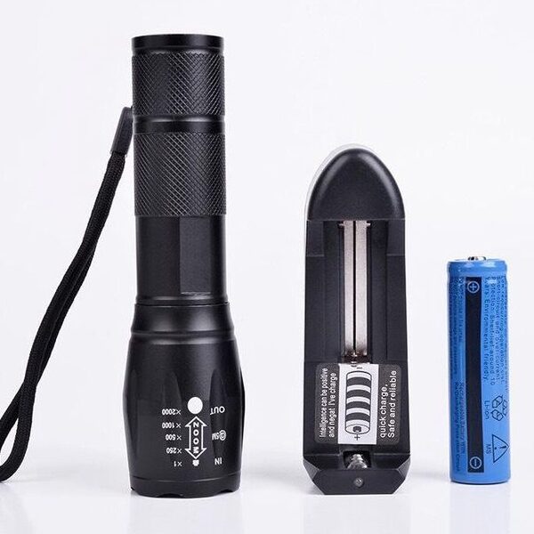 Đèn pin siêu sáng Police XML - T6.